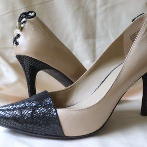 Stand out in these Levity pumps